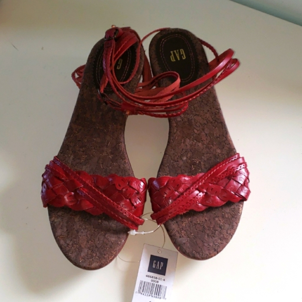 Wooden wedge Gap sandals